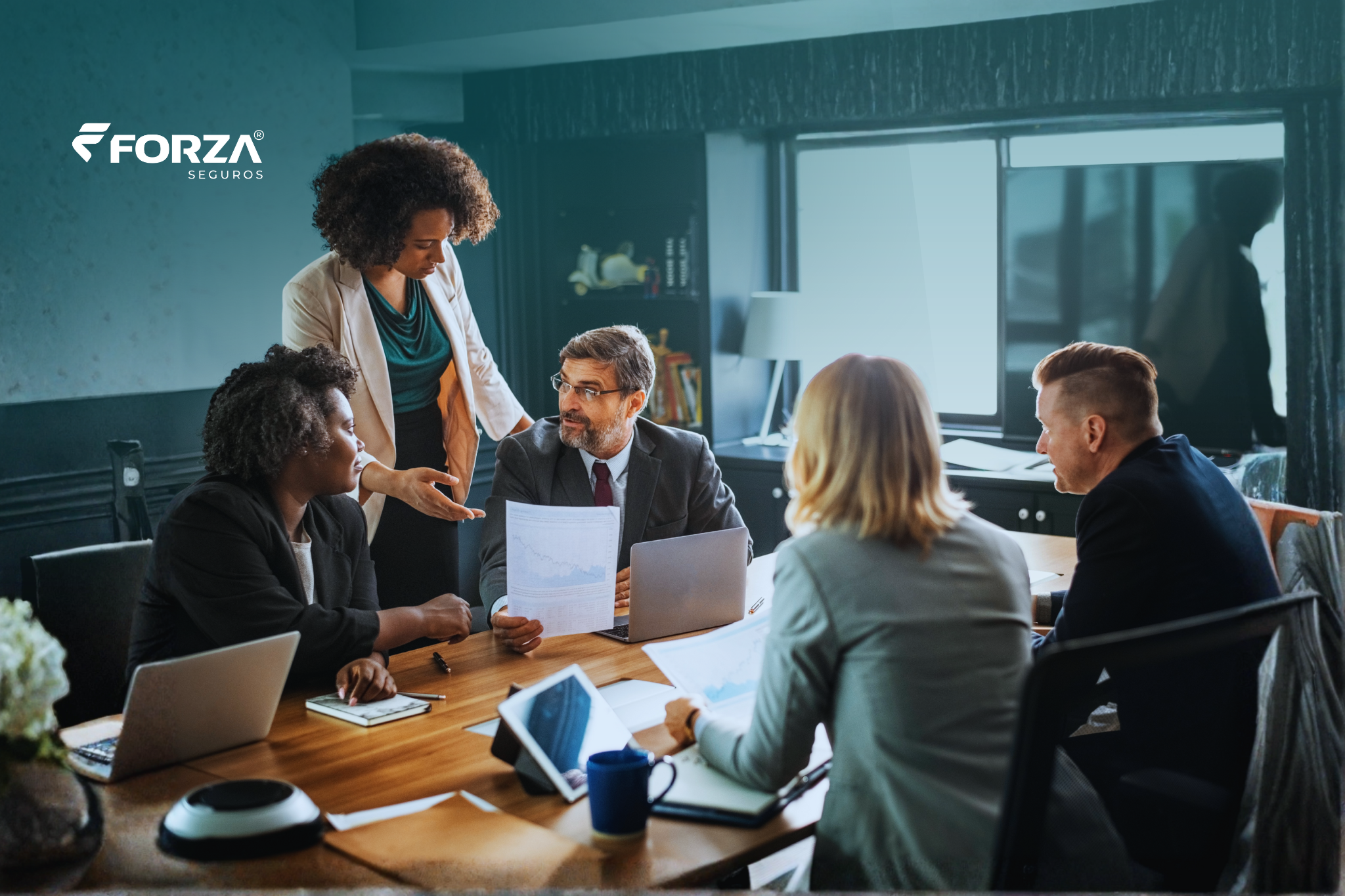 Na rotina médica, a proteção profissional é essencial. Saiba como reduzir riscos com a Forza Seguros. (Imagem: Reprodução/Freepik)