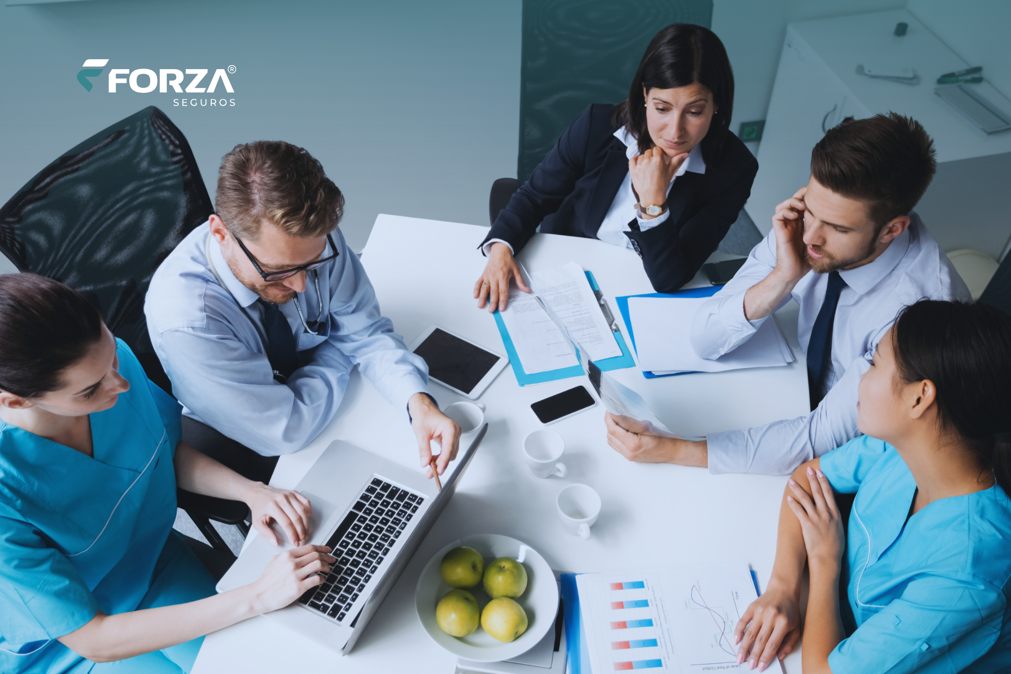 Atuação sem habilitação gera risco institucional, prevenir começa com controle e protocolo. Conte com a Forza para proteger sua instituição. (Imagem: Reprodução/Freepik)