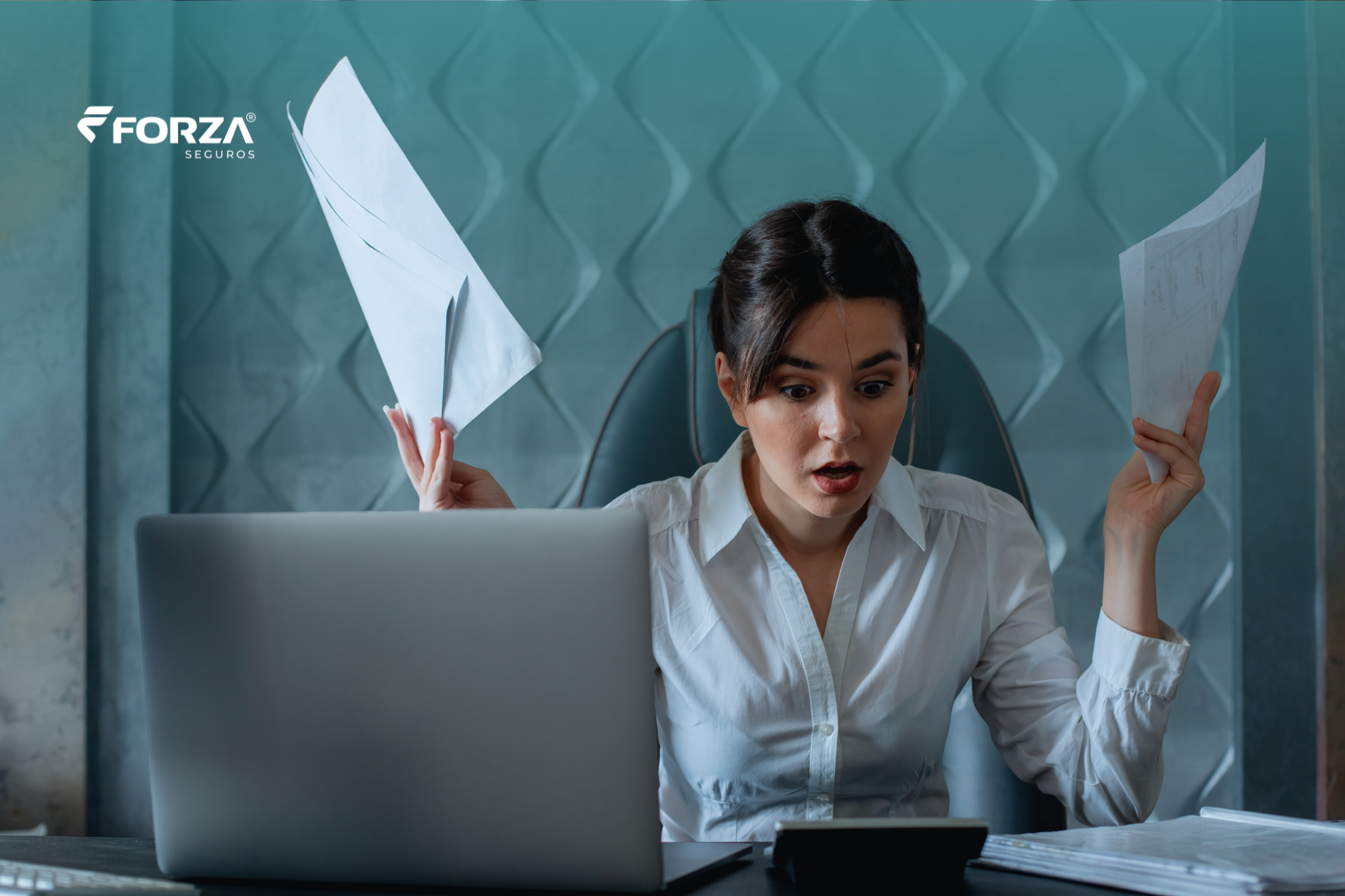 O processo é só o fim da linha. O risco real nasce antes, nas falhas invisíveis da rotina e da gestão. Prevenir é enxergar antes do problema surgir. Conte com a Forza para proteger sua prática. (Imagem: Reprodução/Freepik)